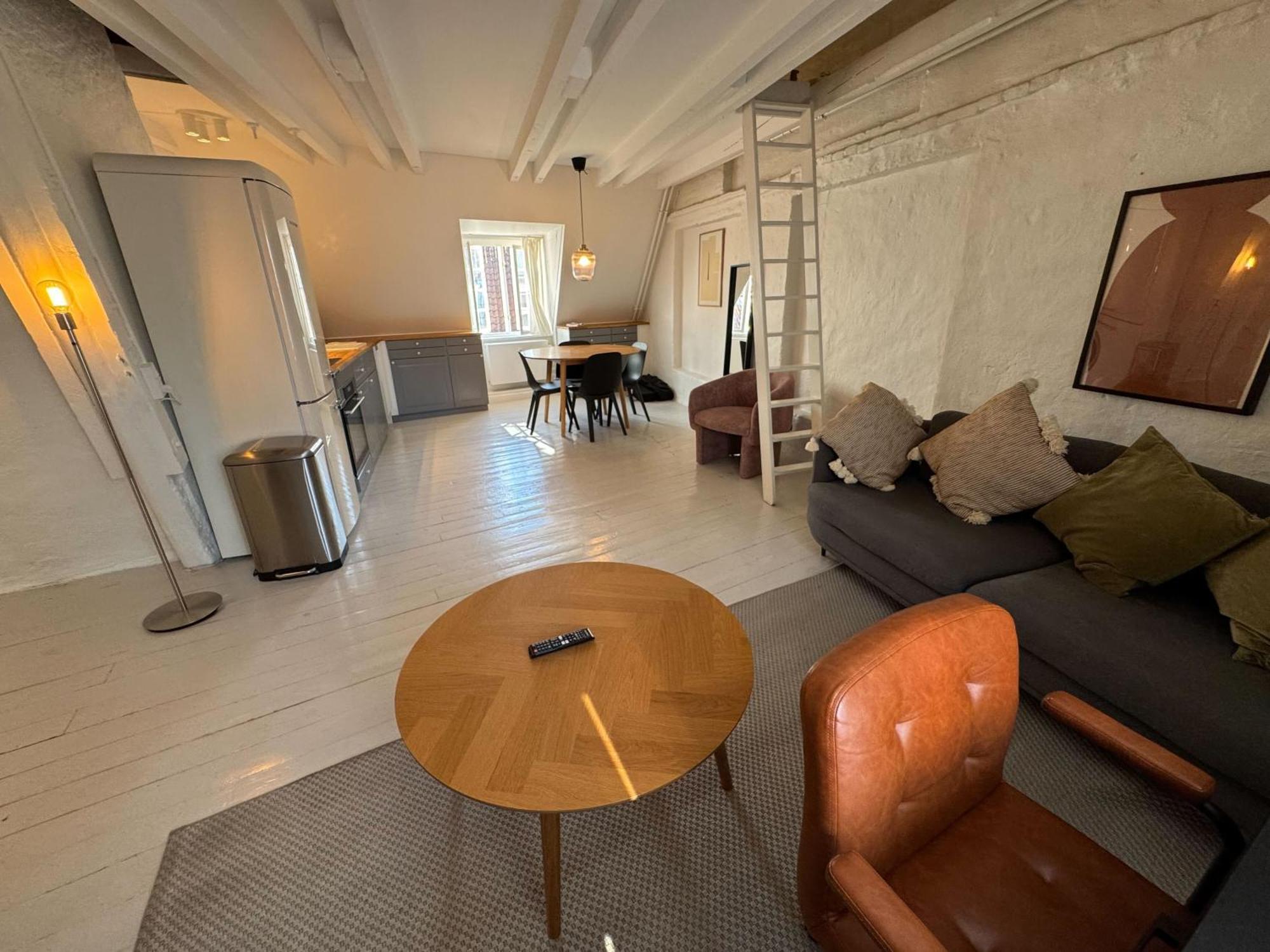 Cozy Apartments In Heart Of Copenhagen Near Stroget & Hojbro Plads Exterior photo